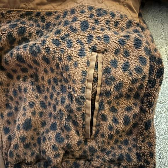 A&F Leopard Mixed Media Fleece Bomber Jacket Size L - Picture 6 of 8